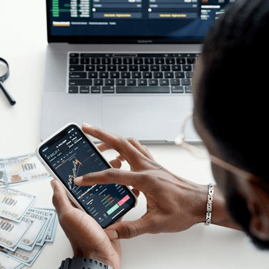 Strøm Monrevox - Et team av eksperter på kryptovaluta